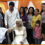 Пожилая пара из Парагвая решила узаконить отношения после восьмидесяти лет совместной жизни. Видео